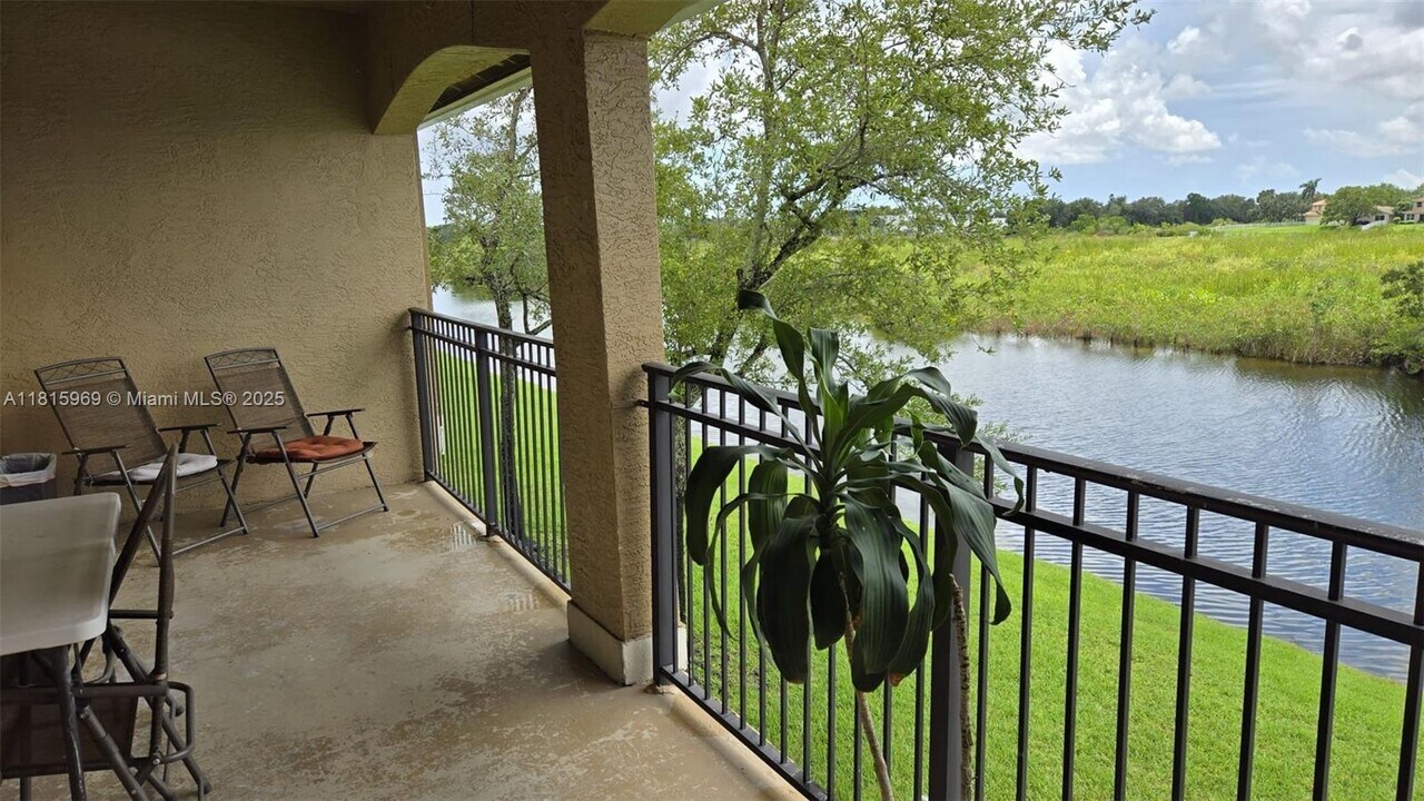230 SW 117th Terrace in Pembroke Pines, FL - Building Photo
