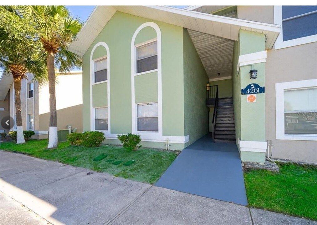 4261 Pershing Pointe Pl in Orlando, FL - Building Photo
