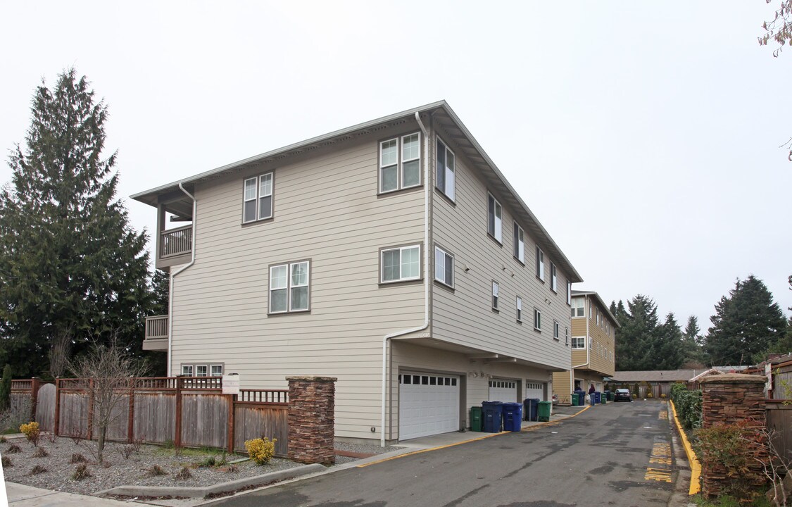 150 S 152nd St in Seattle, WA - Building Photo