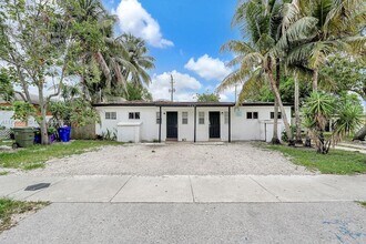 1960 SW 41st Ave-Unit -2 in Fort Lauderdale, FL - Foto de edificio - Building Photo