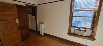3326 N Clark St in Chicago, IL - Building Photo - Building Photo