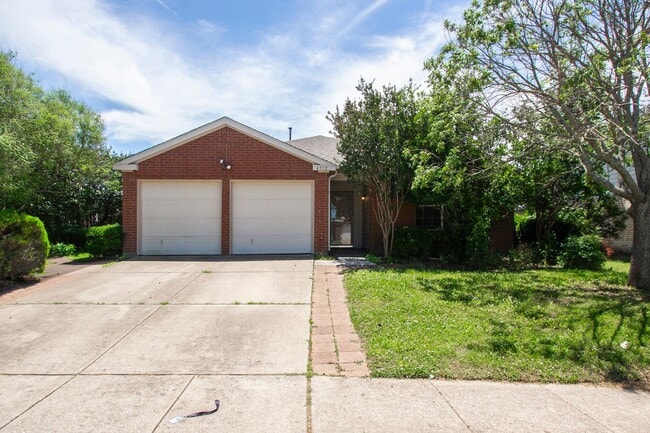 property at 4512 Blue Jay Ln