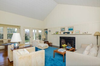 27 Horseshoe Dr N in East Hampton, NY - Building Photo - Building Photo