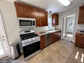225 Rock Rd W in Lambertville, NJ - Building Photo - Building Photo
