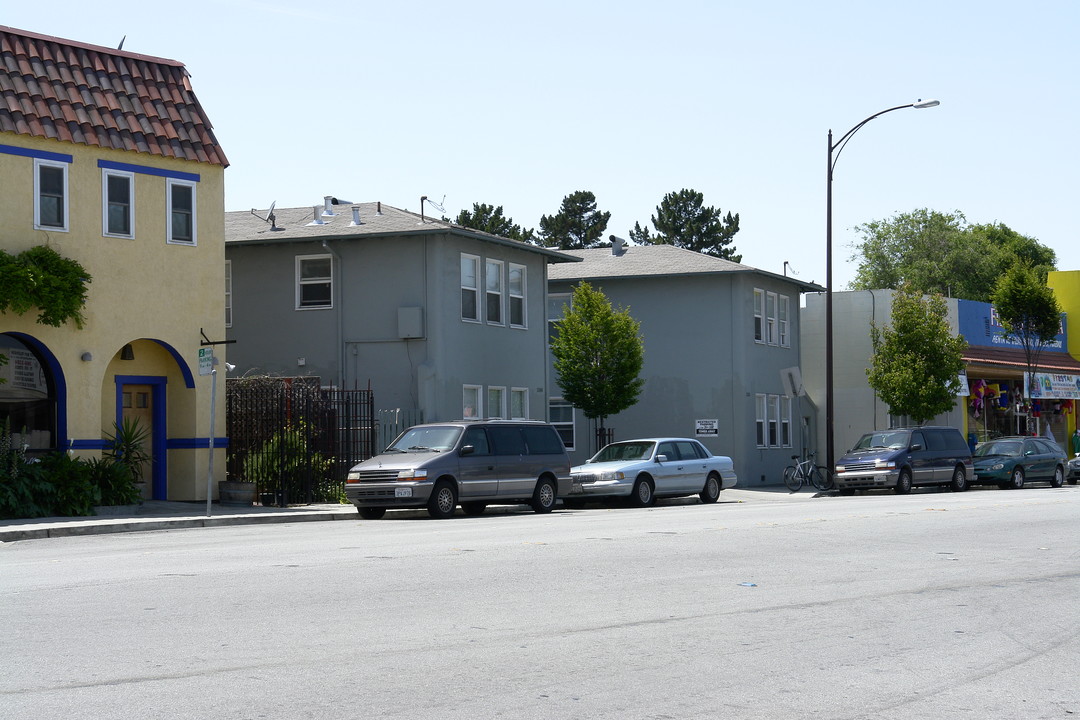 3232-3240 Middlefield Rd in Menlo Park, CA - Foto de edificio