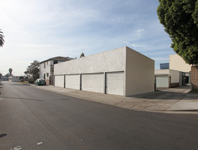 1351 N Serrano Ave in Los Angeles, CA - Building Photo - Building Photo