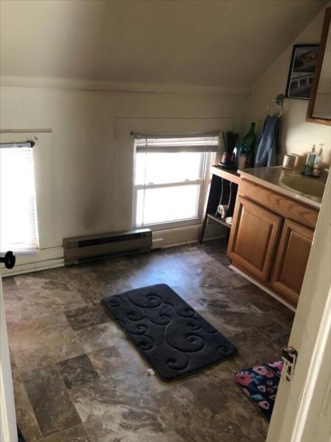 3114 N Newhall St in Milwaukee, WI - Foto de edificio - Building Photo