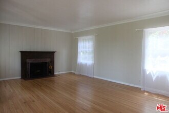 15151 Encanto Dr in Los Angeles, CA - Building Photo - Building Photo