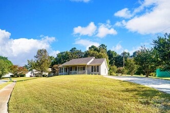 8507 Sunflower Rd in Charlotte, NC - Building Photo - Building Photo