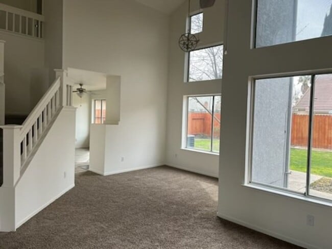 9478 Village Tree Dr in Elk Grove, CA - Building Photo - Building Photo