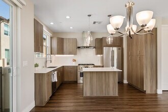 4448 Paxton Pl in Calabasas, CA - Building Photo - Building Photo