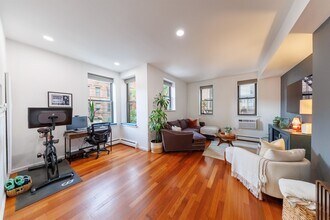 168 Coles St in Jersey City, NJ - Building Photo - Building Photo