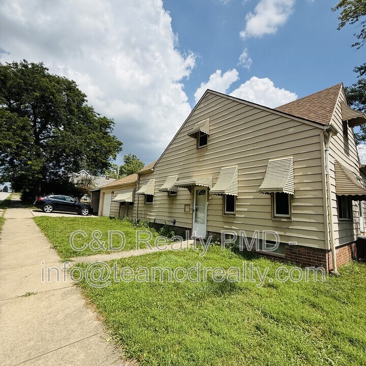 18201 Libby Rd in Maple Heights, OH - Building Photo