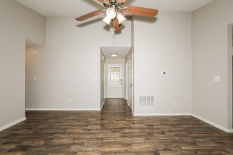 38 Morningside Ct in New Whiteland, IN - Foto de edificio - Building Photo