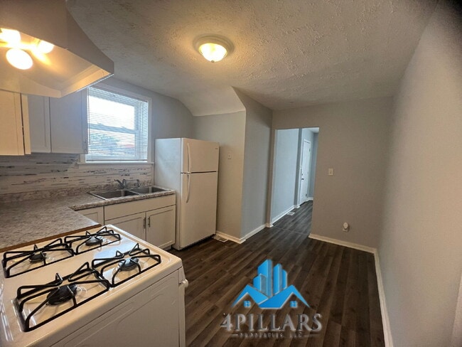 1311 E Columbus Dr in East Chicago, IN - Building Photo - Building Photo