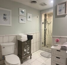 151 Overlook Dr, Unit Fully Furnished In Law in East Greenwich, RI - Building Photo - Building Photo