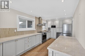 724 Balaton Ave in Pickering, ON - Building Photo - Building Photo