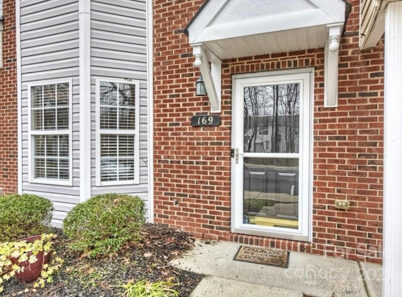 169 Marquis Ct in Matthews, NC - Building Photo