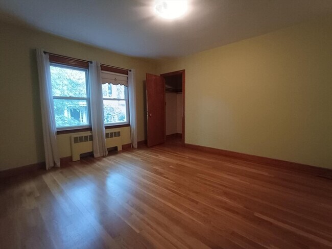 75 Forest St, Unit 1 in Medford, MA - Building Photo - Building Photo