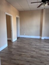 2501 Poppleton Ave in Omaha, NE - Building Photo - Building Photo