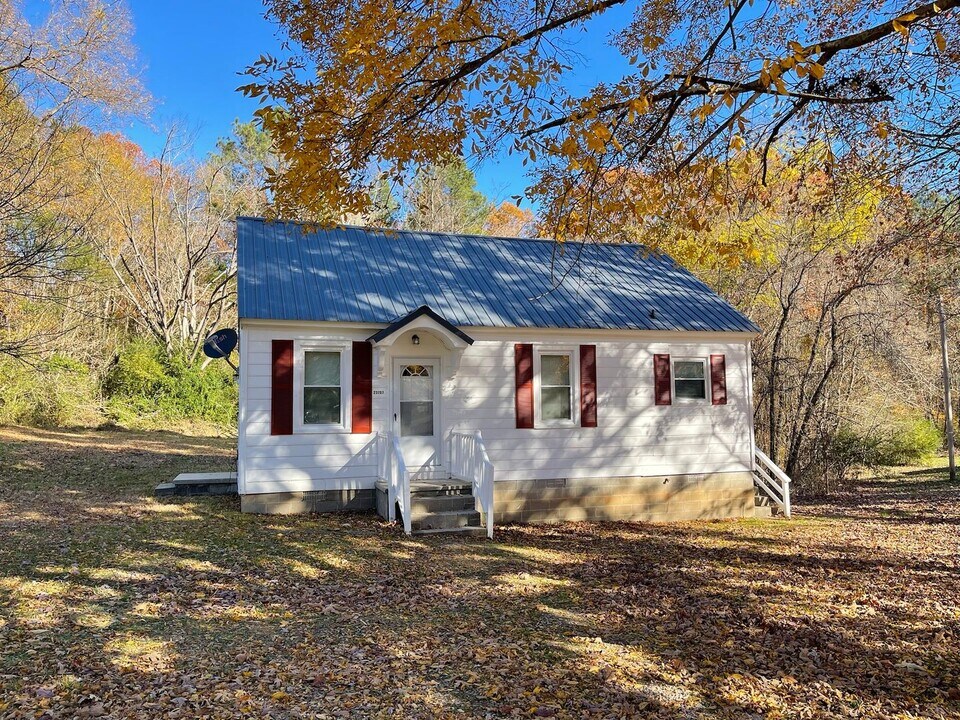 23707 US-58 in Baskerville, VA - Foto de edificio