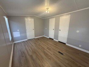 1236 N Oaklane Rd in Springfield, IL - Building Photo - Building Photo