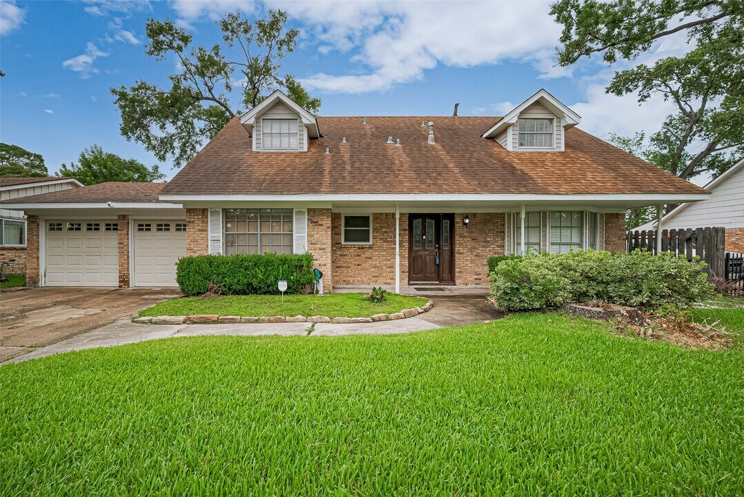13351 Oak Leaf Ln in Houston, TX - Building Photo