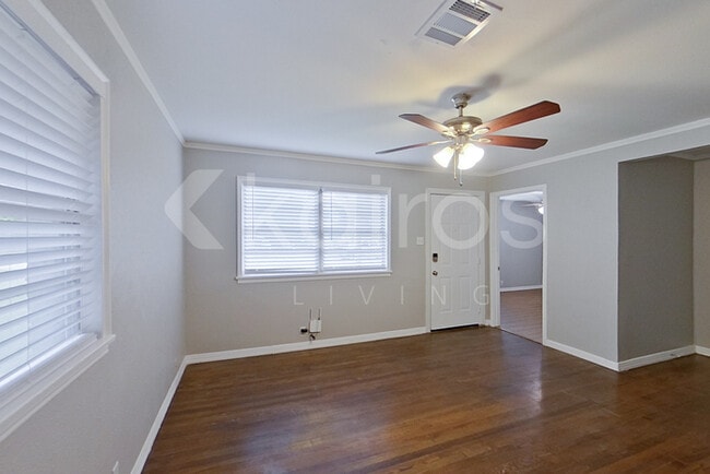 2106 Skylark Dr in Arlington, TX - Building Photo - Building Photo