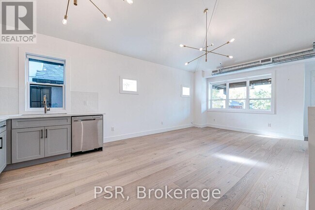 87 Hammersmith Ave in Toronto, ON - Building Photo - Building Photo