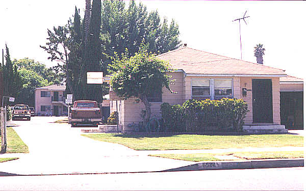 6522-6522 1/2 Motz St in Paramount, CA - Building Photo