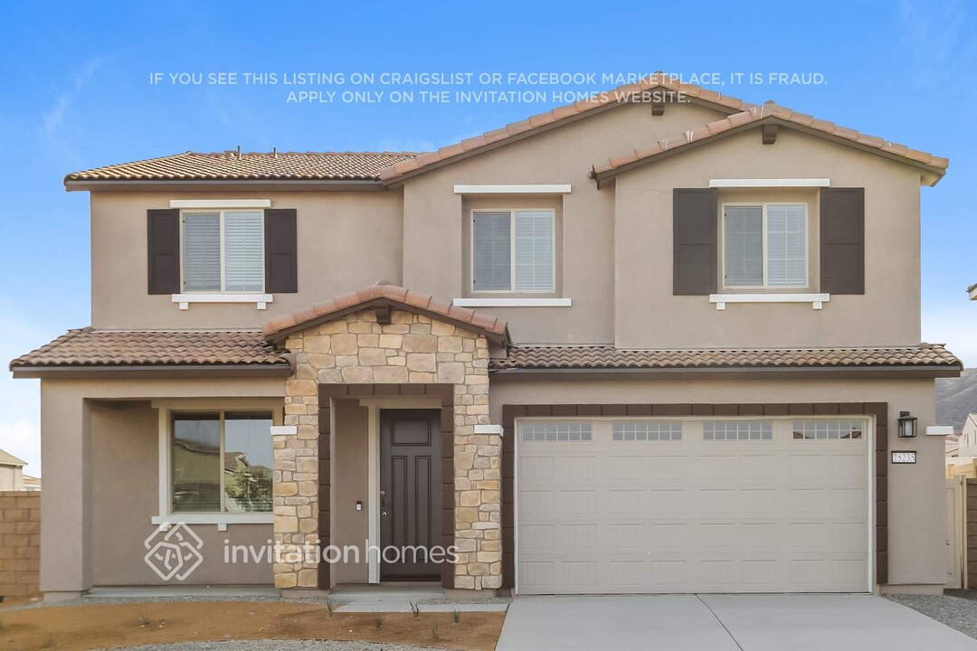 25235 Lone Oak Dr in Menifee, CA - Building Photo