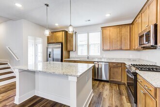 Sumner Village in North Charleston, SC - Foto de edificio - Interior Photo