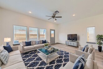 33134 Willow Hts Ln, Unit 0902 in Magnolia, TX - Building Photo - Building Photo