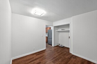 2516 Peachwood Cir NE in Atlanta, GA - Foto de edificio - Building Photo