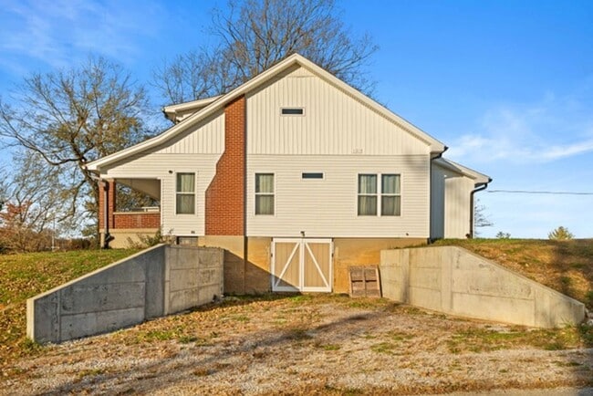 66 Lawson Ln in Shelbyville, KY - Building Photo - Building Photo