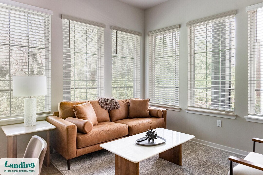 4902 Cosmos Cir in Wimauma, FL - Foto de edificio