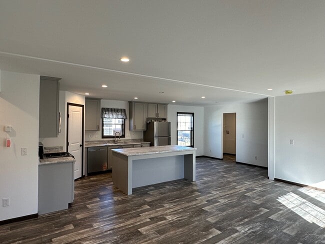 3606 Warren Ct in Bellevue, NE - Foto de edificio - Building Photo