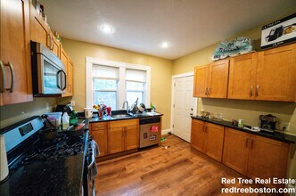 135 Saint Alphonsus St, Unit 2 in Boston, MA - Foto de edificio - Building Photo