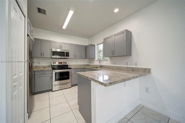 14708 NE 7th Ave in Miami, FL - Building Photo - Building Photo