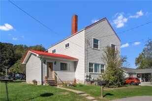 1229 McKee Rd in Crescent, PA - Building Photo