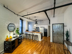 13 Stanhope St, Unit 2A in Boston, MA - Building Photo - Building Photo