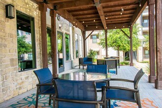 Loretto at Creekside in Live Oak, TX - Foto de edificio - Building Photo