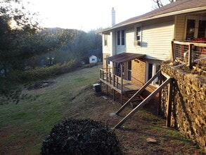 48 Maple St in Sylva, NC - Building Photo - Building Photo