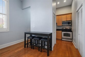 1544 Camp St, Unit 9 in New Orleans, LA - Foto de edificio - Building Photo