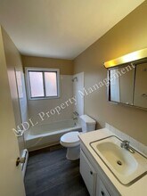 2215 Weiss St in Saginaw, MI - Foto de edificio - Building Photo