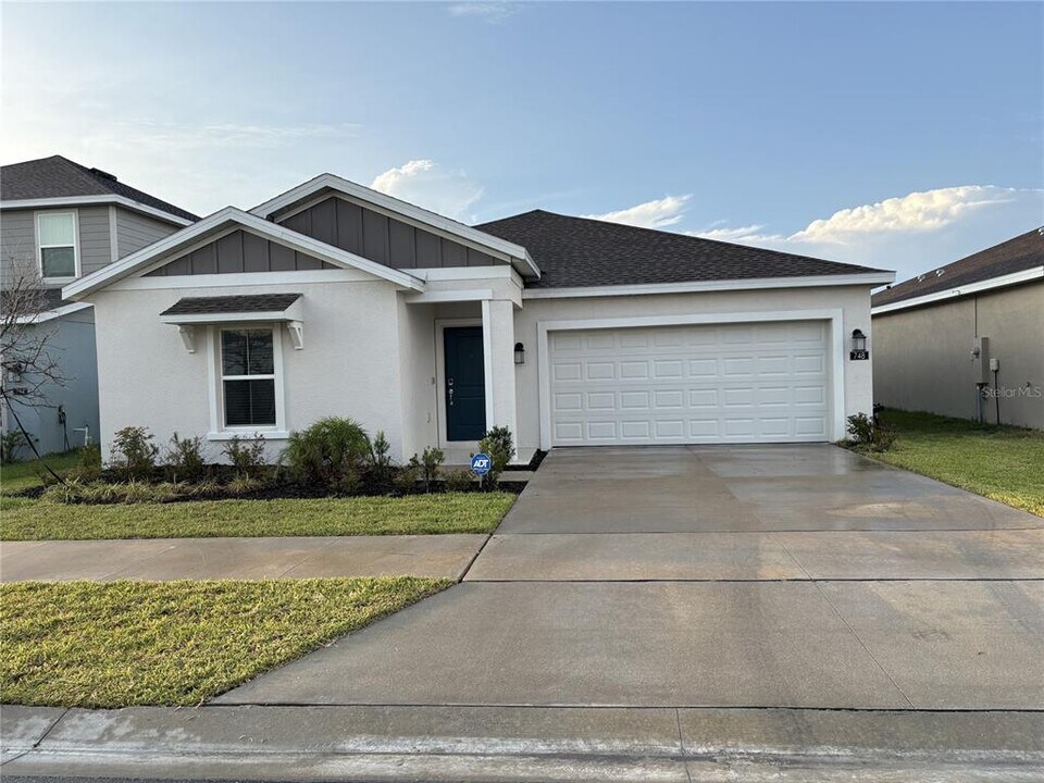 748 Trotters Dr in Eagle Lake, FL - Building Photo