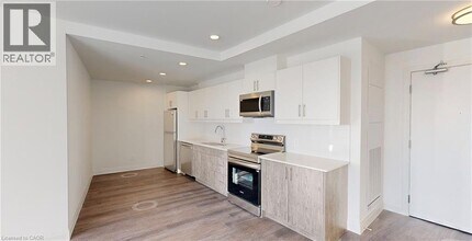 1333 Weber St E in Kitchener, ON - Building Photo - Building Photo