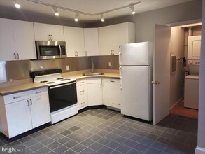 1227 Spruce St in Philadelphia, PA - Building Photo - Building Photo