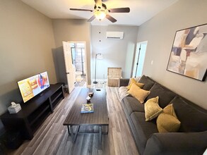 910 N Rocheblave St in New Orleans, LA - Building Photo - Building Photo