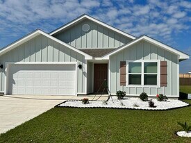 839 Otto Loop in Crestview, FL - Building Photo